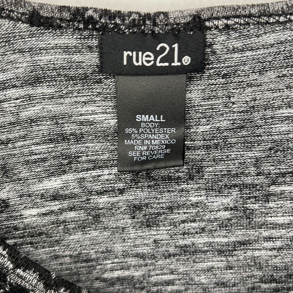 Rue21 Midi Dress black and gray design rouged side small - Picture 4 of 5